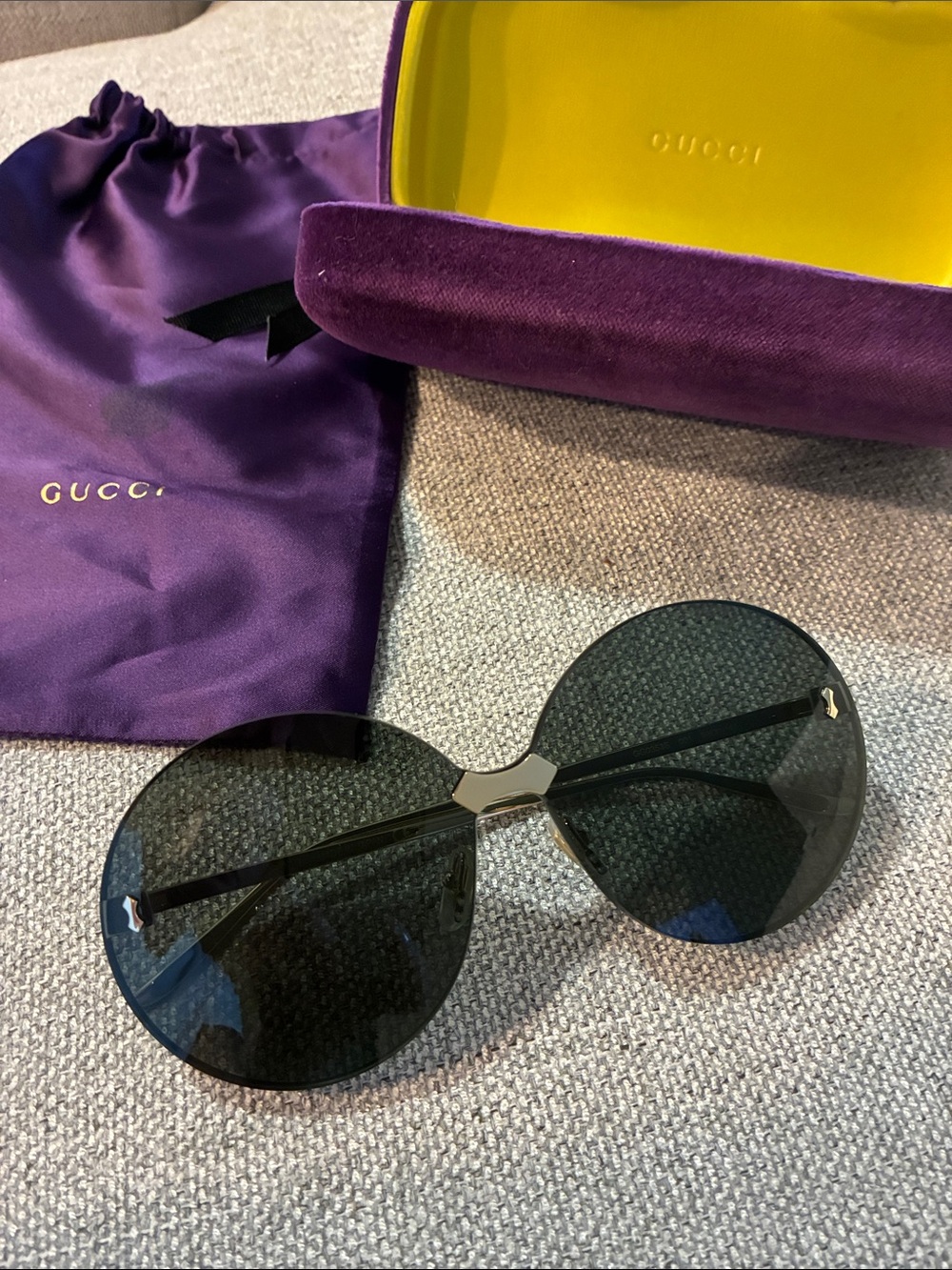 Gucci Black Round Oversized Sunglasses